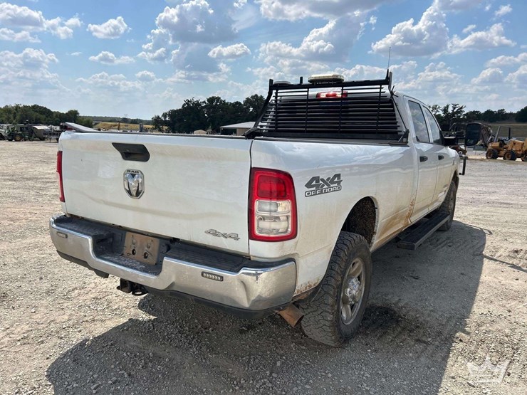 2022-dodge-2500-image-3