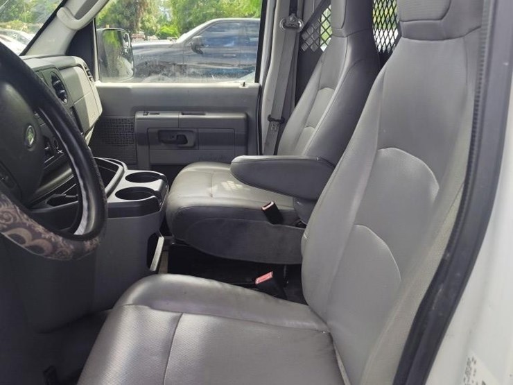2013-ford-e-series-runs/moves-e-250-image-6