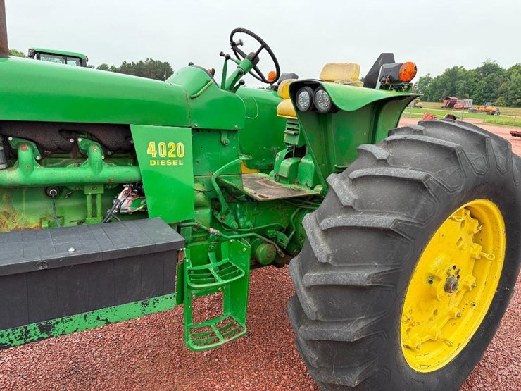 john-deere-4020-image-11