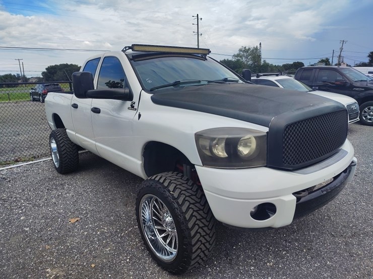 2006-dodge-ram-2500-image-1