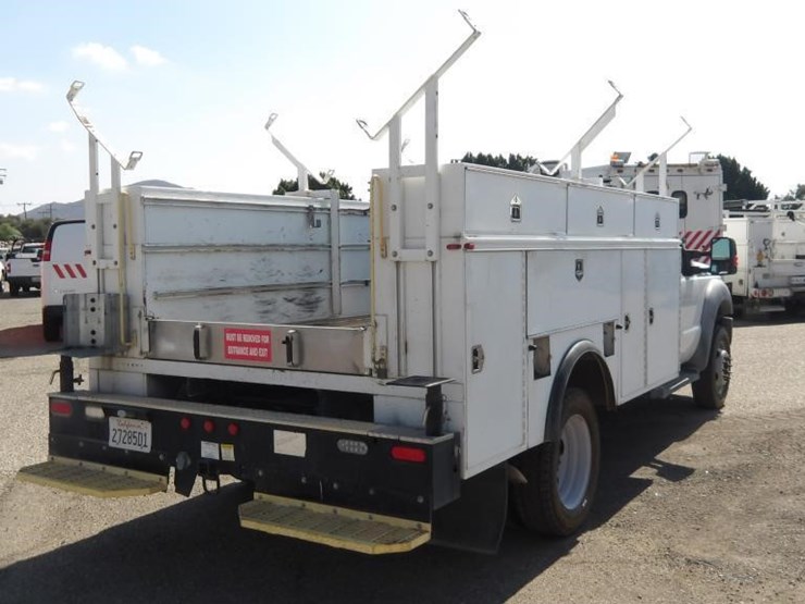 2011-ford-f550-image-3