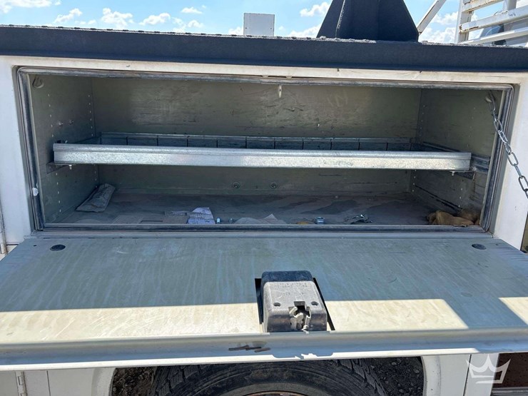2021-ford-f450-image-30