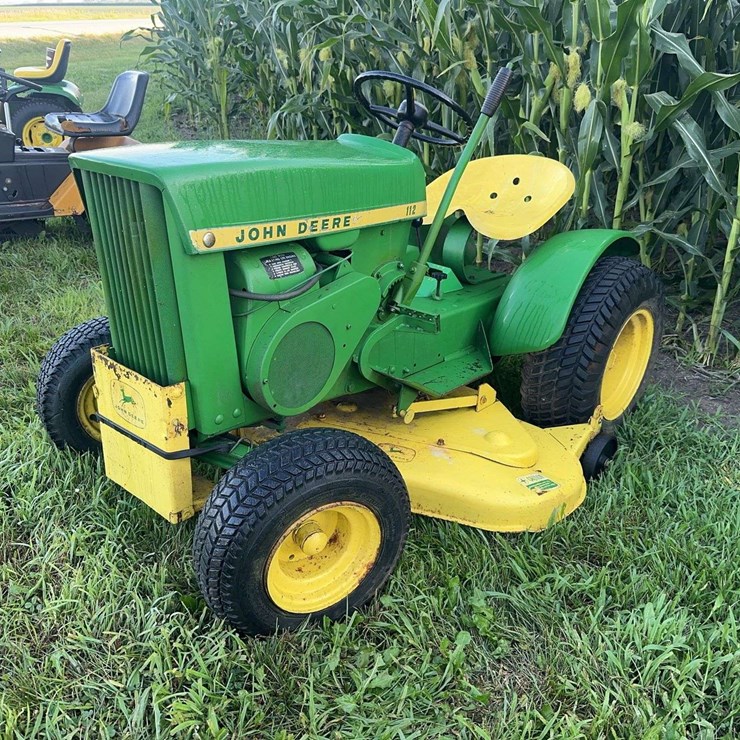 JOHN DEERE 112