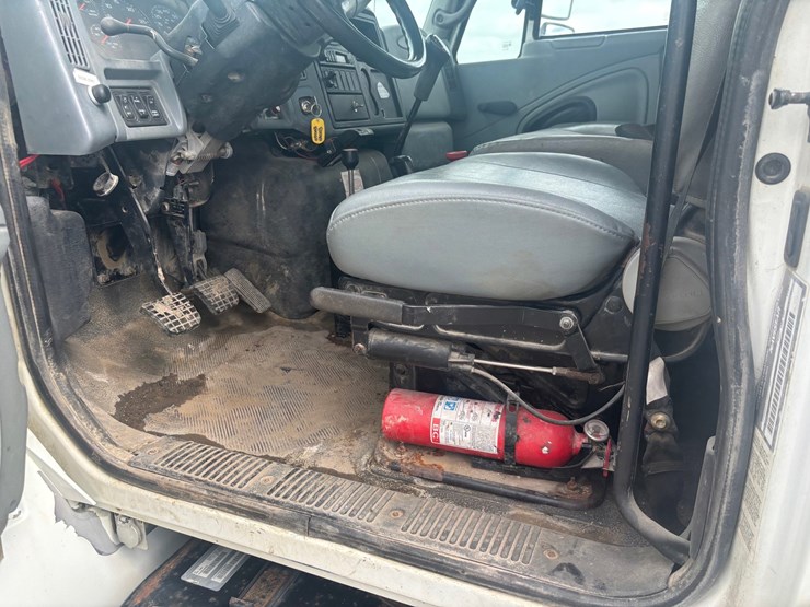 2002-international-durastar-4300-image-45