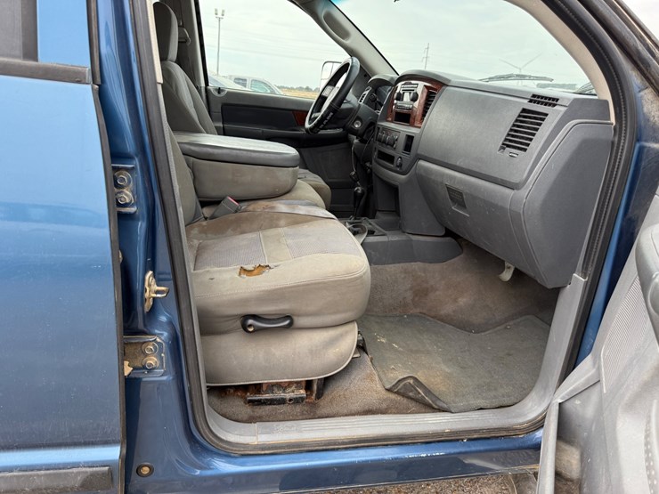 2006-dodge-3500-image-28