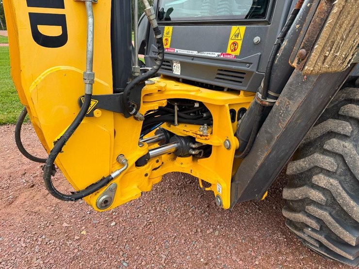 new-holland-b75d-image-28