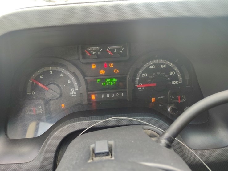 2013-ford-e-series-runs/moves-e-250-image-8