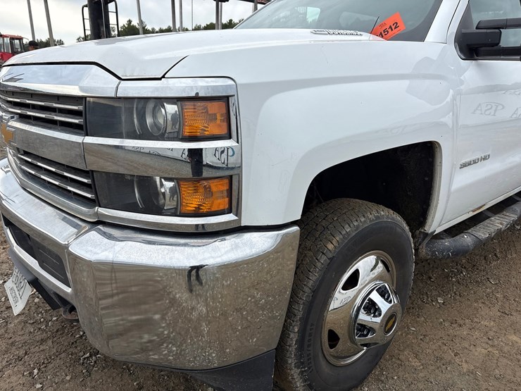 2016-chevrolet-3500-image-44