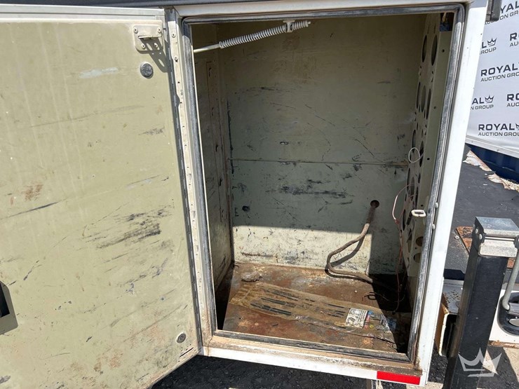 2021-ford-f450-image-24