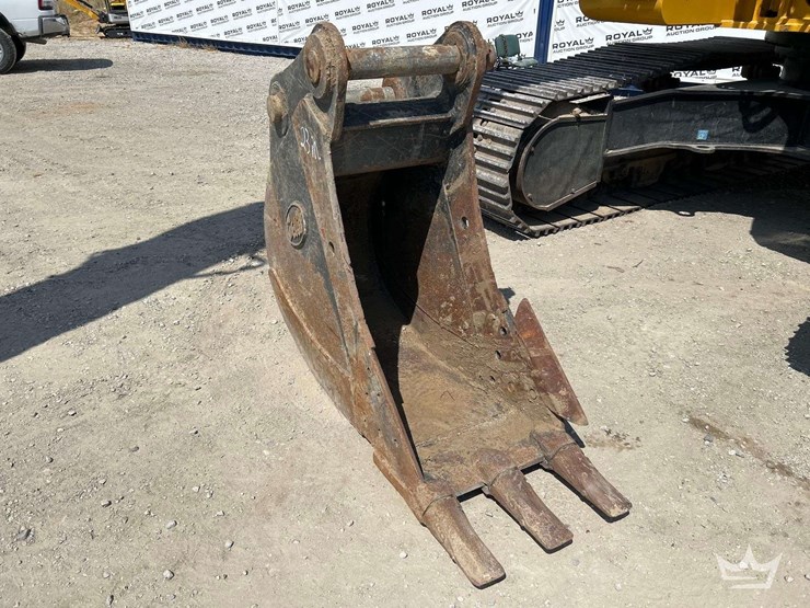 2024-deere-345-p-tier-image-30
