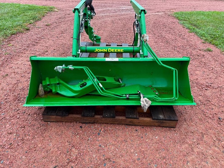 2022-john-deere-400e-image-12