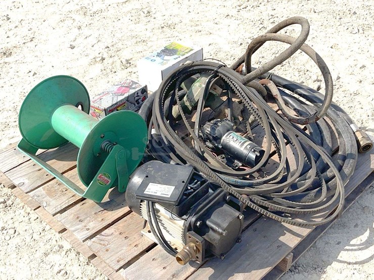group-of-pumps,-hoses-&-hose-reel-image-3