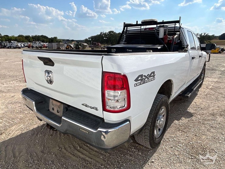 2022-dodge-2500-image-3