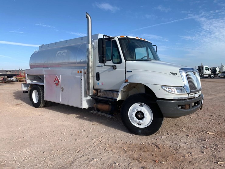 2009-international-durastar-4300-image-2