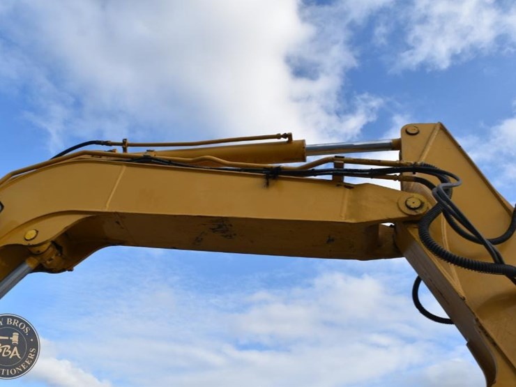 2010-komatsu-pc88mr-8-image-20