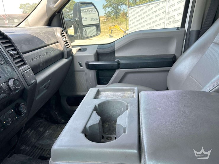 2021-ford-f450-image-18