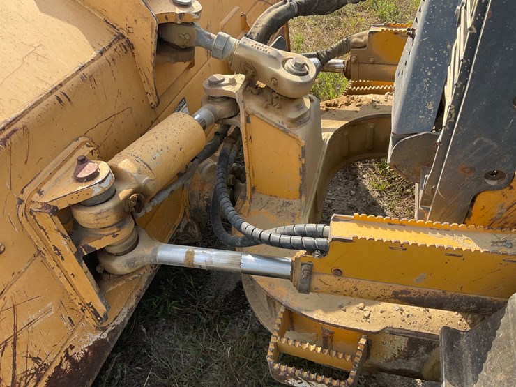 2012-deere-650j-image-8