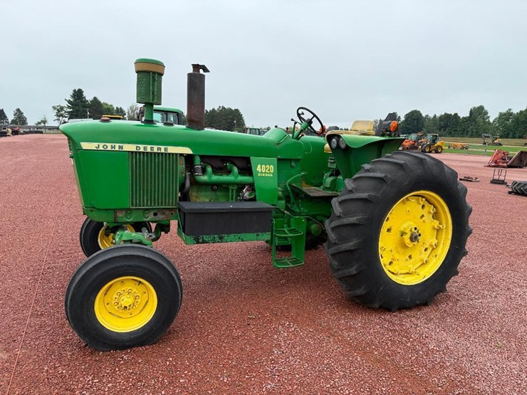 john-deere-4020-image-1