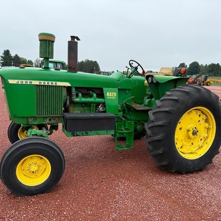 JOHN DEERE 4020