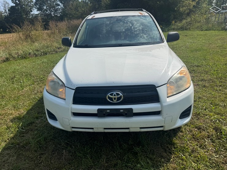 2009-toyota-rav4-image-2