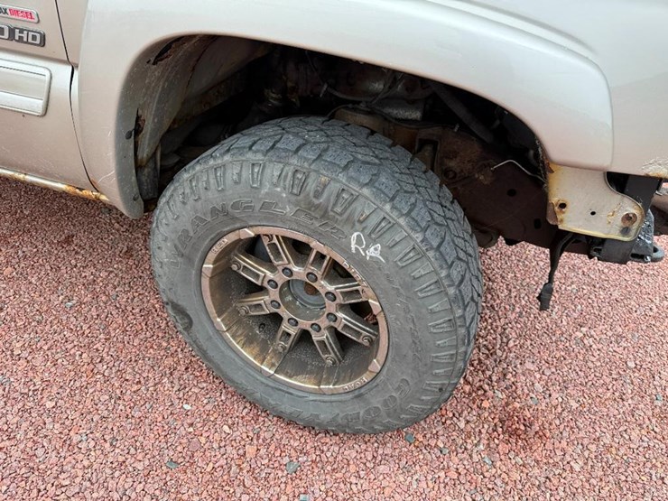 2005-chevrolet-2500hd-image-9