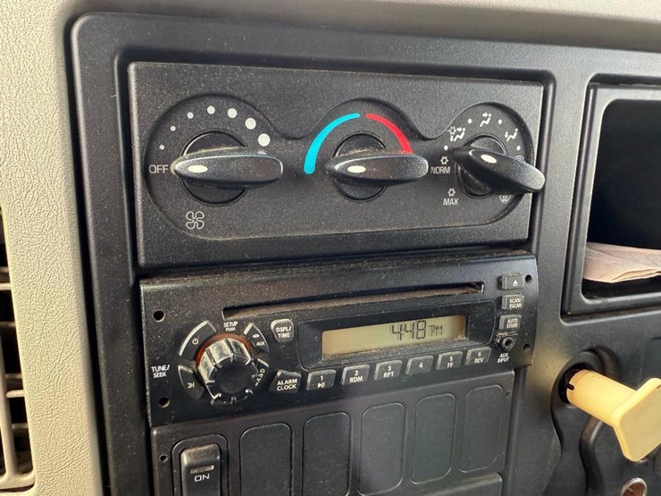 international-durastar-4300-image-54