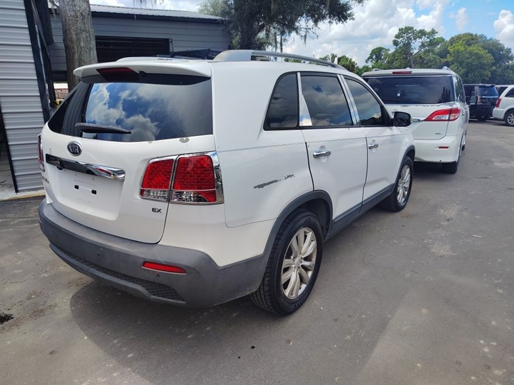 2011-kia-sorento-image-4