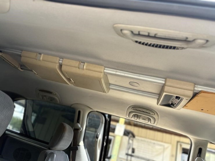 2005-dodge-grand-caravan-sxt-image-17