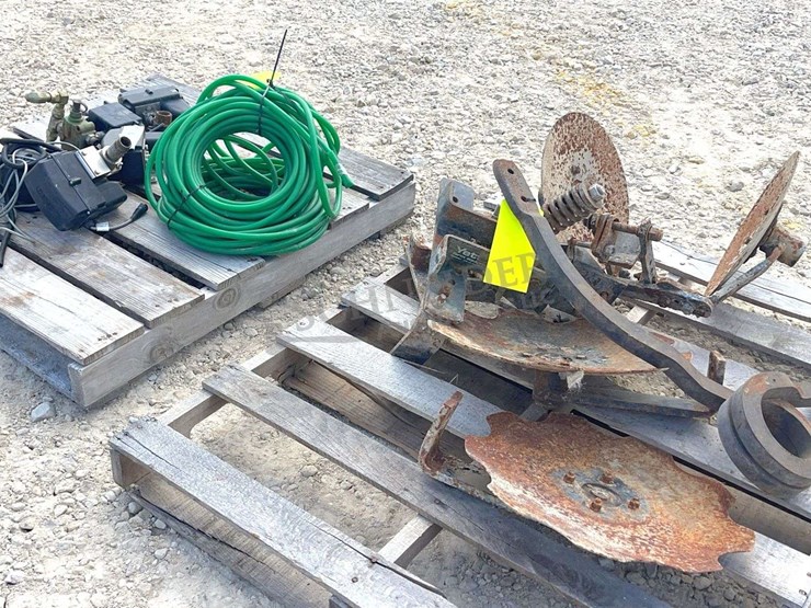 group-of-anhydrous-applicator-parts-image-2
