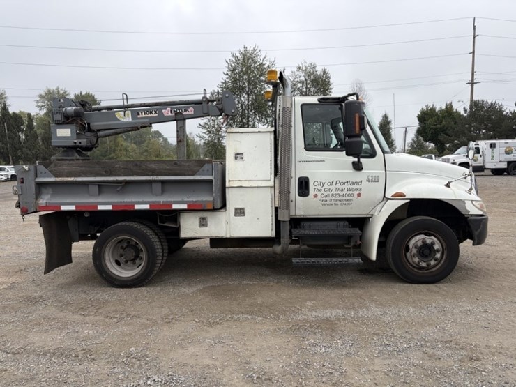 2007-international-durastar-4300-image-3