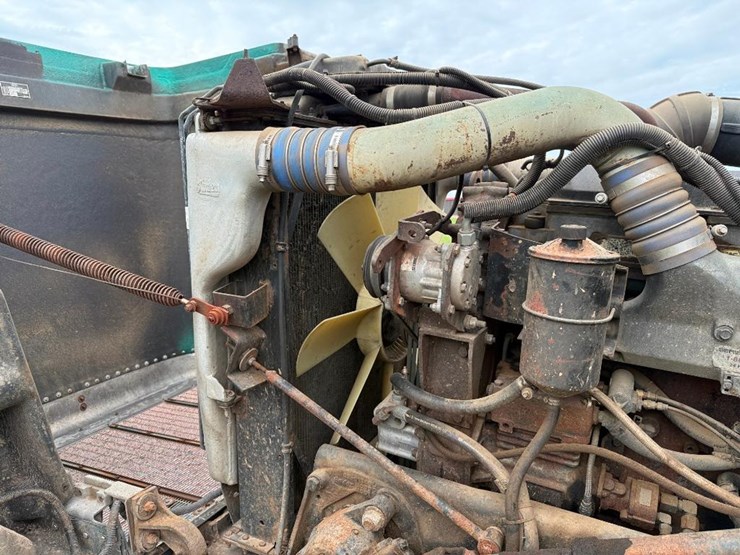 1996-peterbilt-378-image-45