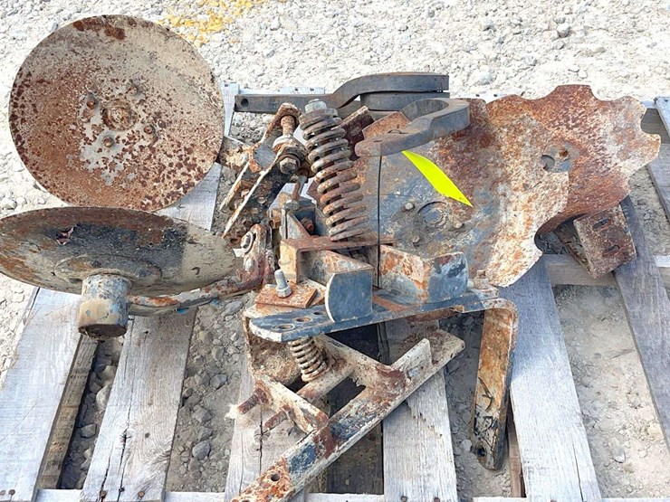 group-of-anhydrous-applicator-parts-image-7