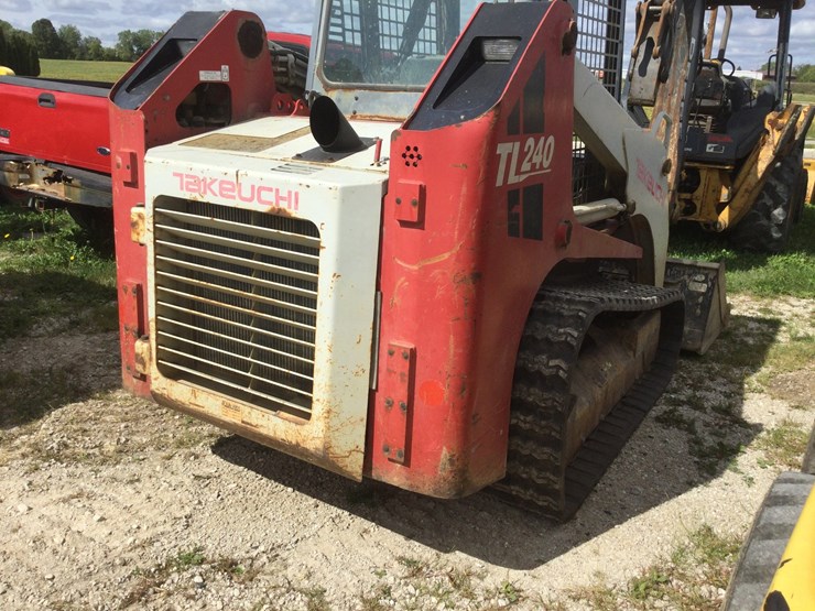 2009-takeuchi-tl240-image-10