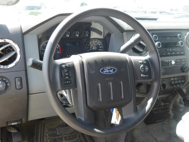 2011-ford-f550-image-21