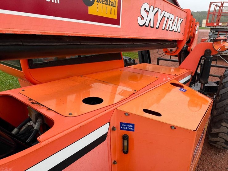 2012-sky-trak-10054-image-37