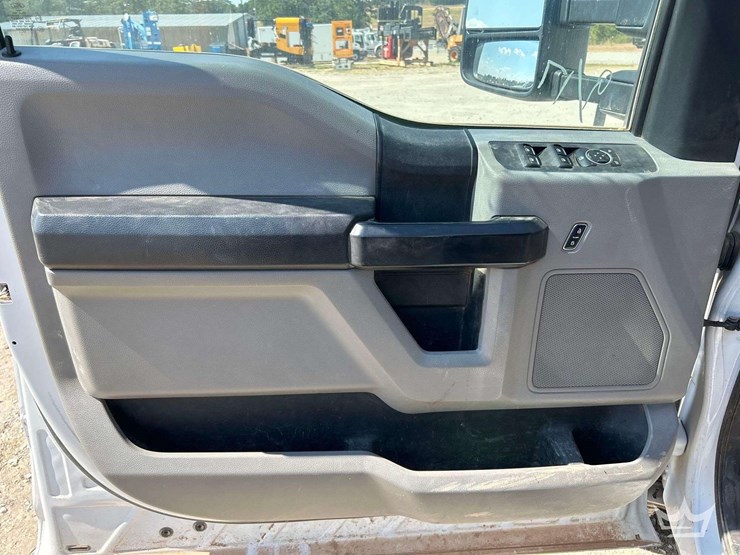 2018-ford-f350-image-12