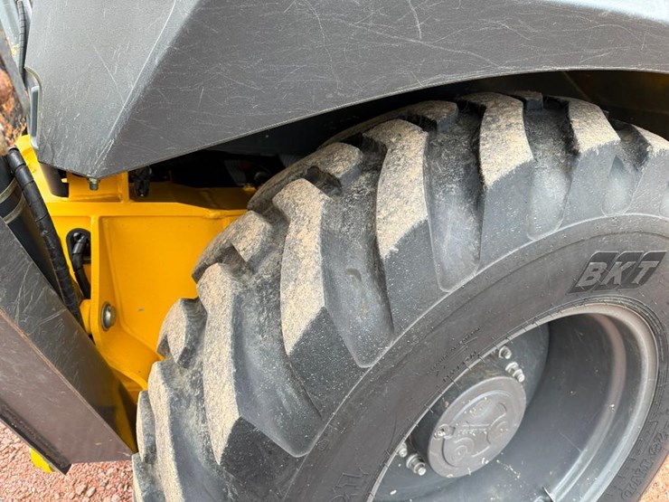 new-holland-b75d-image-9