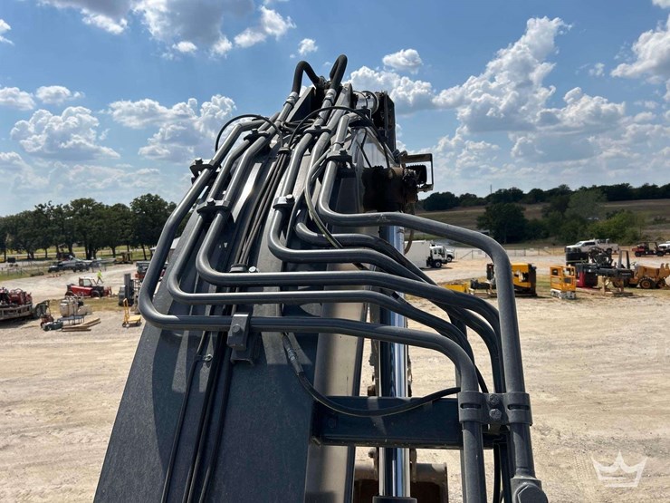 2024-deere-345-p-tier-image-16