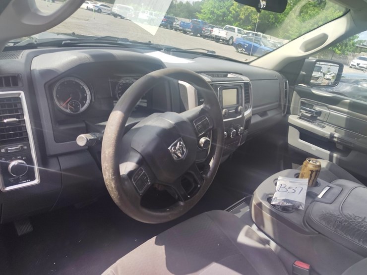 2019-ram-1500-classic-image-7