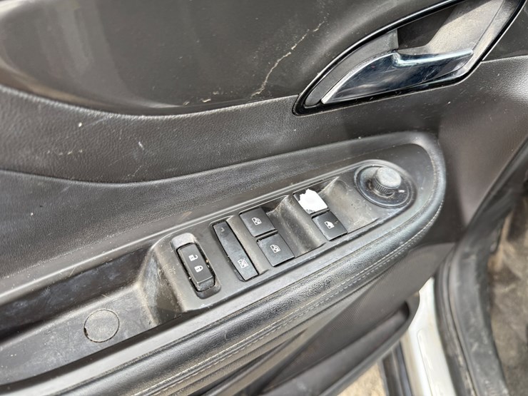 2018-buick-encore-image-21