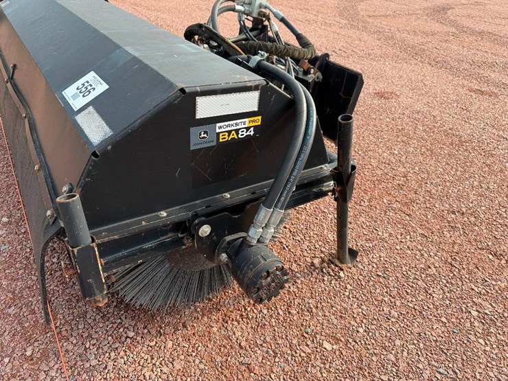 john-deere-84-image-9