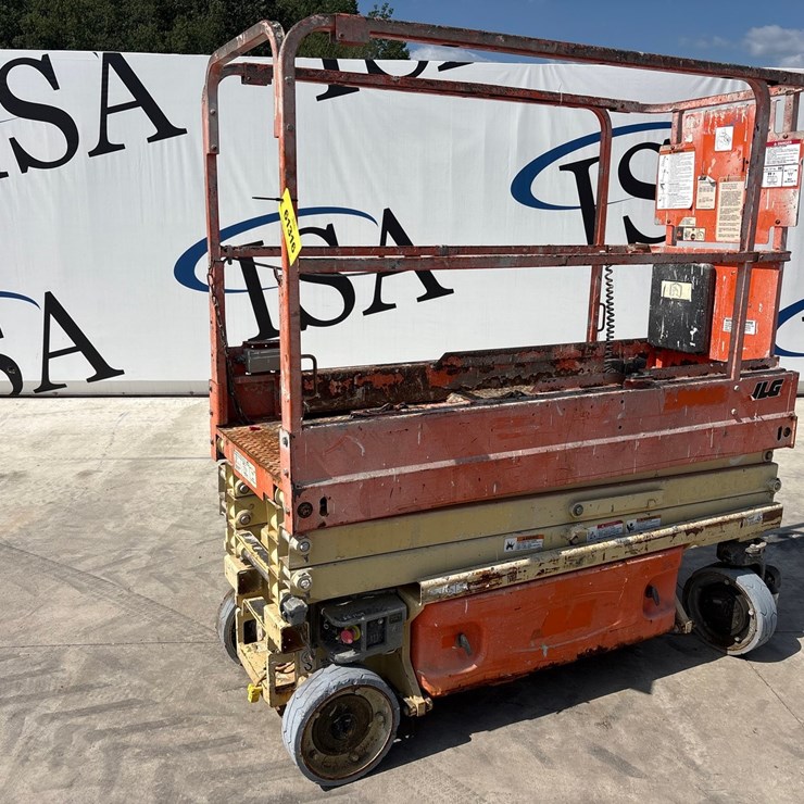 2017 JLG 1930ES