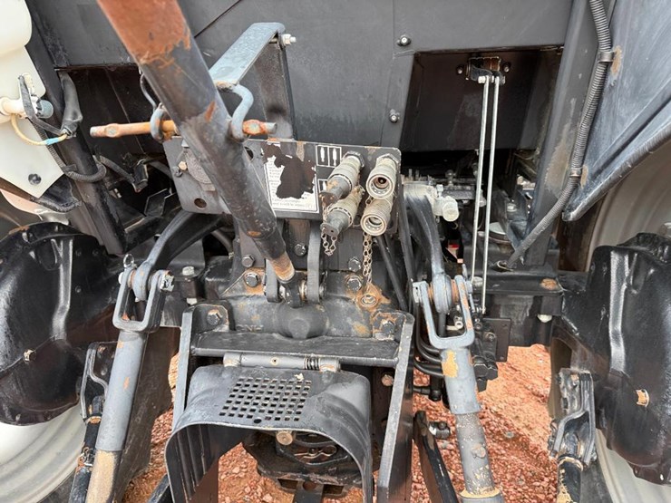 case-ih-farmall-95-image-25