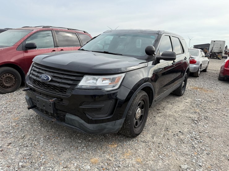 2016-ford-explorer-image-1