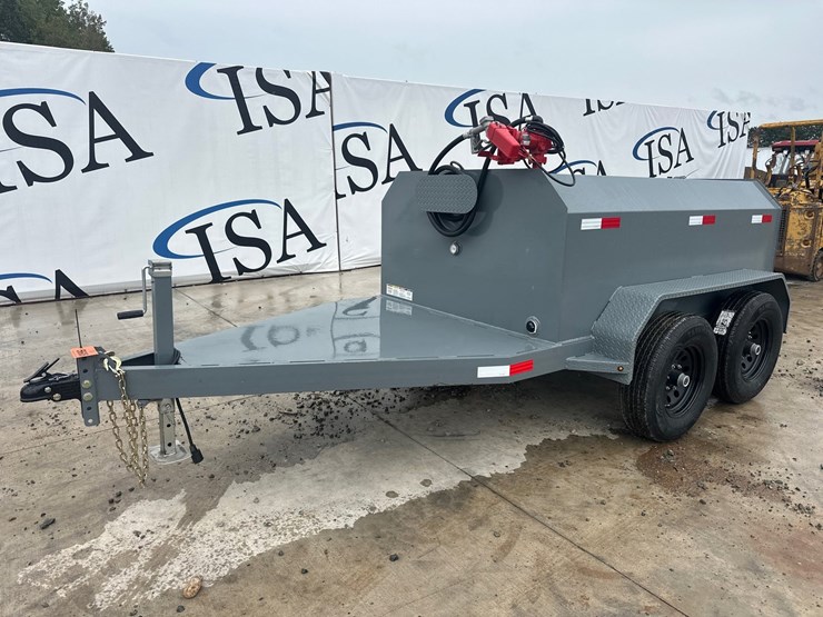 #5605-•-unused-x-star-750-gallon-fuel-trailer-image-1