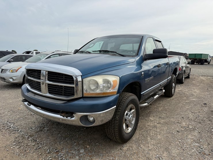 2006-dodge-3500-image-1