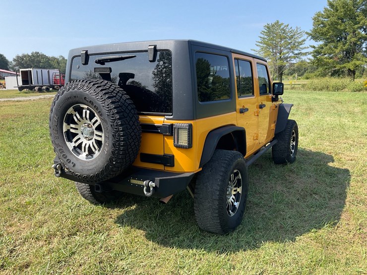 2012-jeep-wrangler-image-6