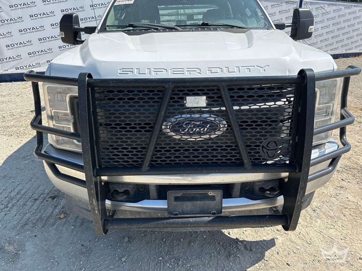 2018-ford-f350-image-37