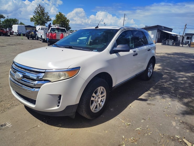 2011-ford-edge-se-image-2