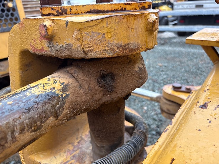 1996-caterpillar-d5m-image-26